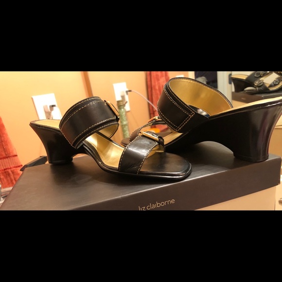 Liz Claiborne sandals. Great shape. Leather - Picture 3 of 4
